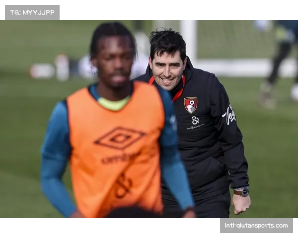 伊劳拉执教伯恩茅斯三年回顾：12轮不败连斩枪手红军，今夏合同到期